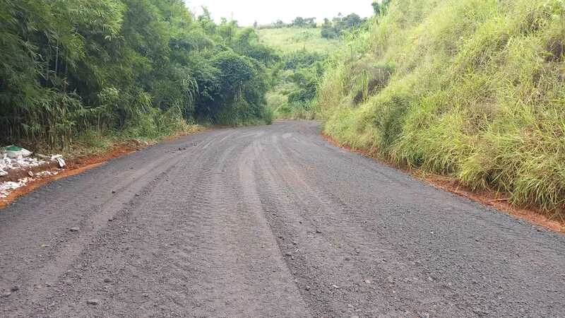 Estrada que&nbsp; liga Santa Rita de Cássia à Amparo recebe melhorias  &nbsp;