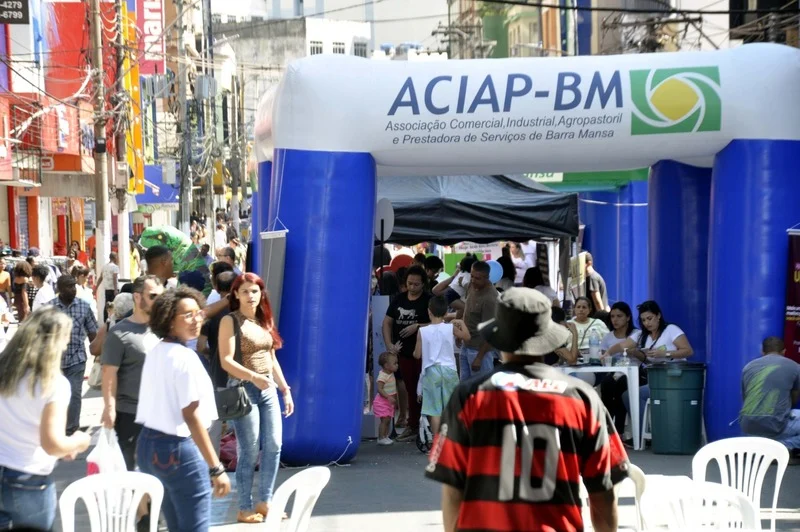 Domingão de Compras reúne milhares de pessoas em Barra Mansa