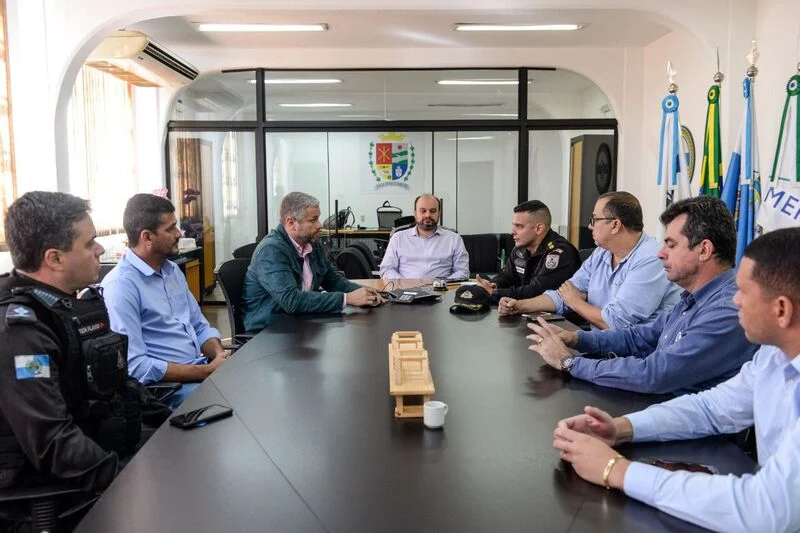 Prefeito de Barra Mansa recebe novos comandantes da Polícia Militar