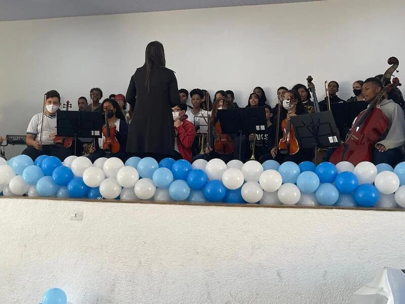 Alunos da Escola Vocacionada à Música de Barra Mansa se apresentam em Volta Redonda