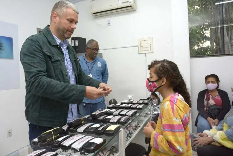 Fábrica de Óculos da Prefeitura de Barra Mansa entrega 47 óculos a moradores
