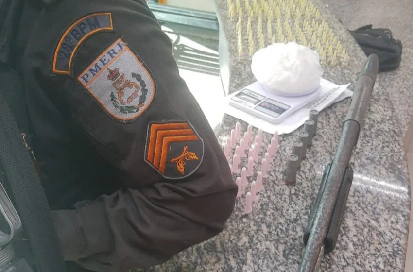 Três suspeitos conseguiram fugir para uma área de mata