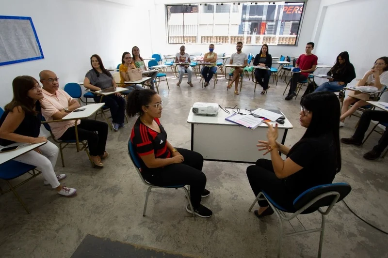 Alunos do curso básico de Libras da Prefeitura de Volta Redonda têm sua primeira avaliação