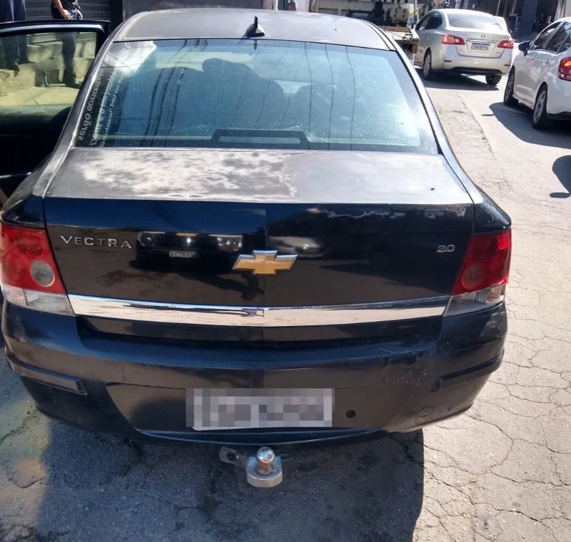 Guarda Municipal de Volta Redonda flagra adolescente de 13 anos dirigindo carro no Aterrado