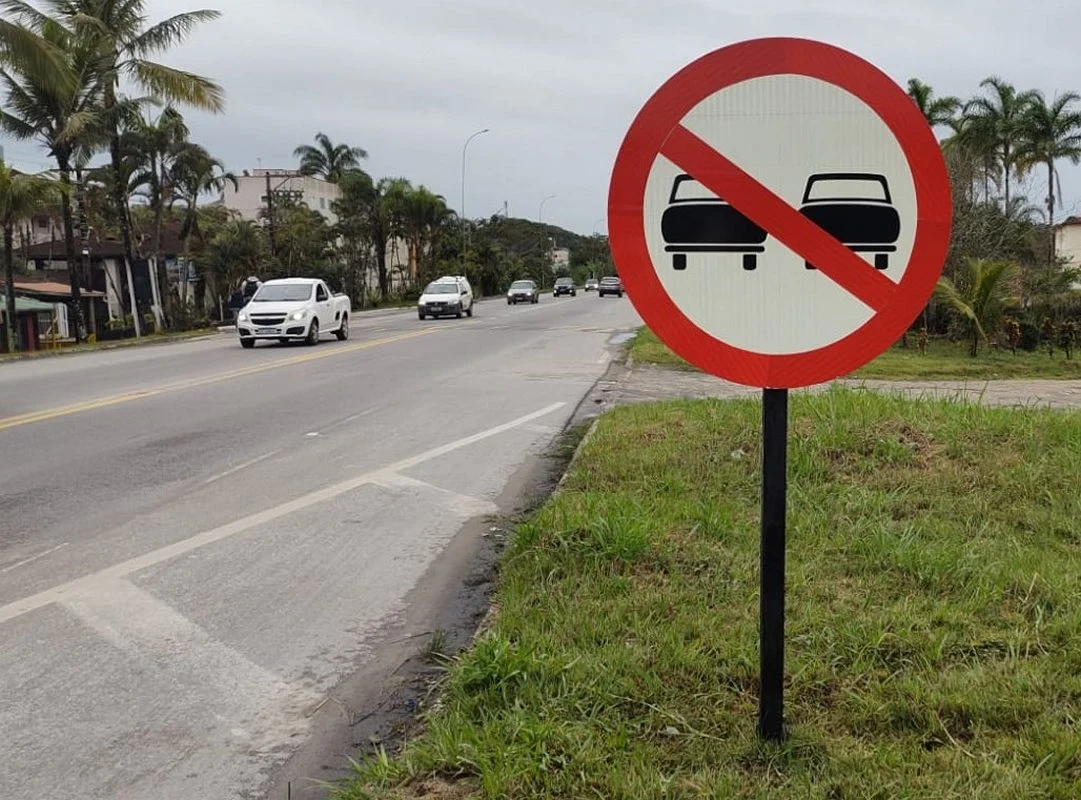 Rodovia BR-101 começa a receber novas placas de sinalização