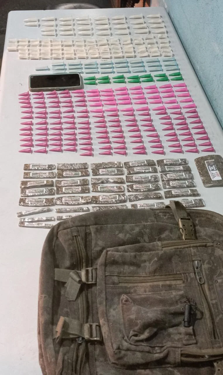 Apreensão de drogas e prisão de suspeitos em Volta Redonda