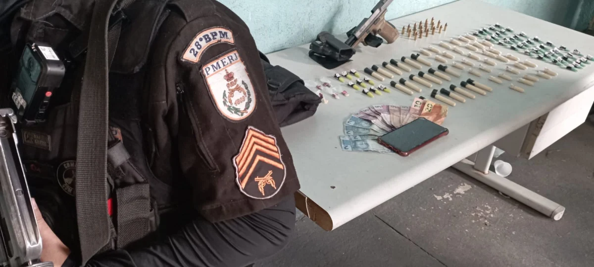 Três suspeitos foram presos com drogas e pistola no bairro Dom Bosco, em Volta Redonda