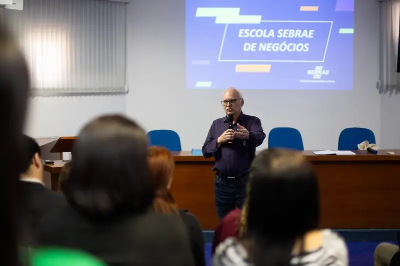rede municipal de ensino passam por capacitação