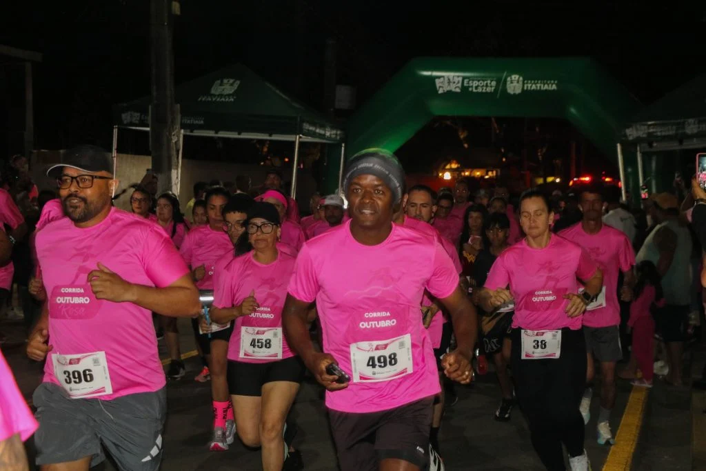 Corrida Outubro Rosa mobiliza centenas de pessoas e integra ações de saúde em Penedo