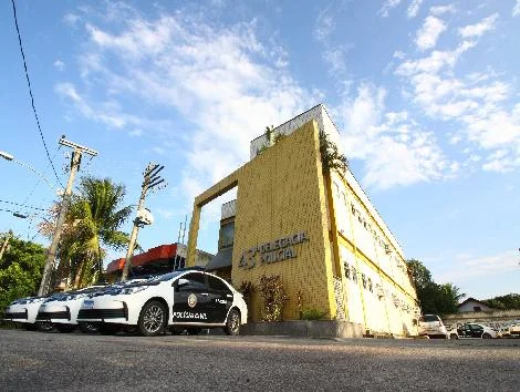 Homem é preso por roubar dois estabelecimentos comerciais em Sepetiba