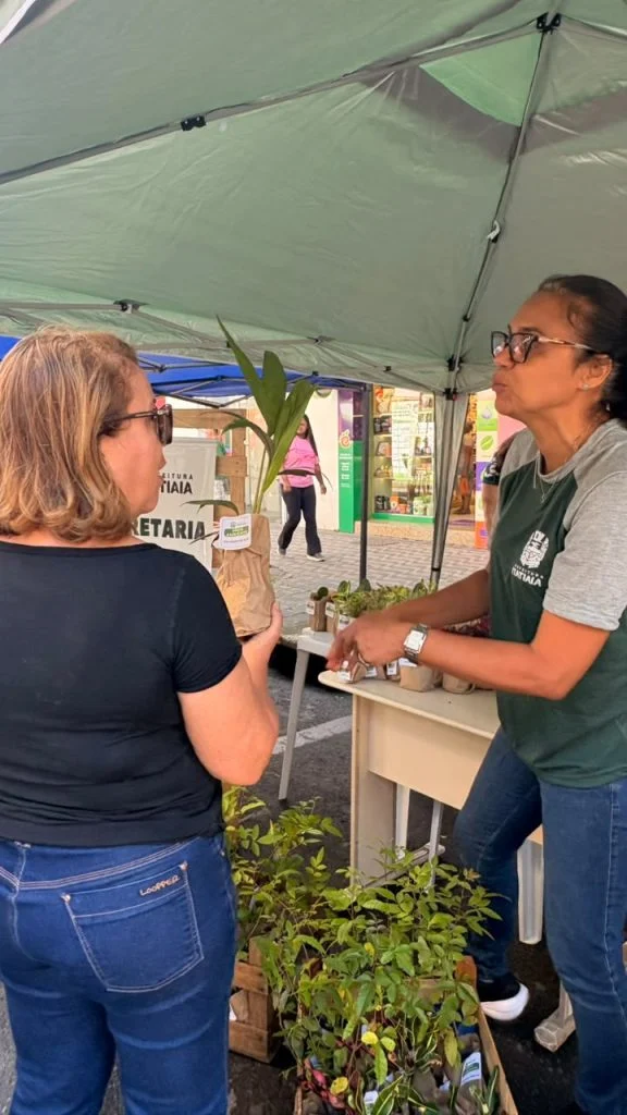 Itatiaia recebe muda o Mundo pela primeira vez e distribui mais de 900 mudas