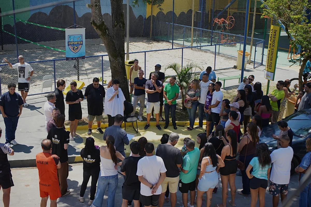Moradores do bairro Vila Americana, em Volta Redonda, ganham Quadra de Areia Multiuso Edu Nunes