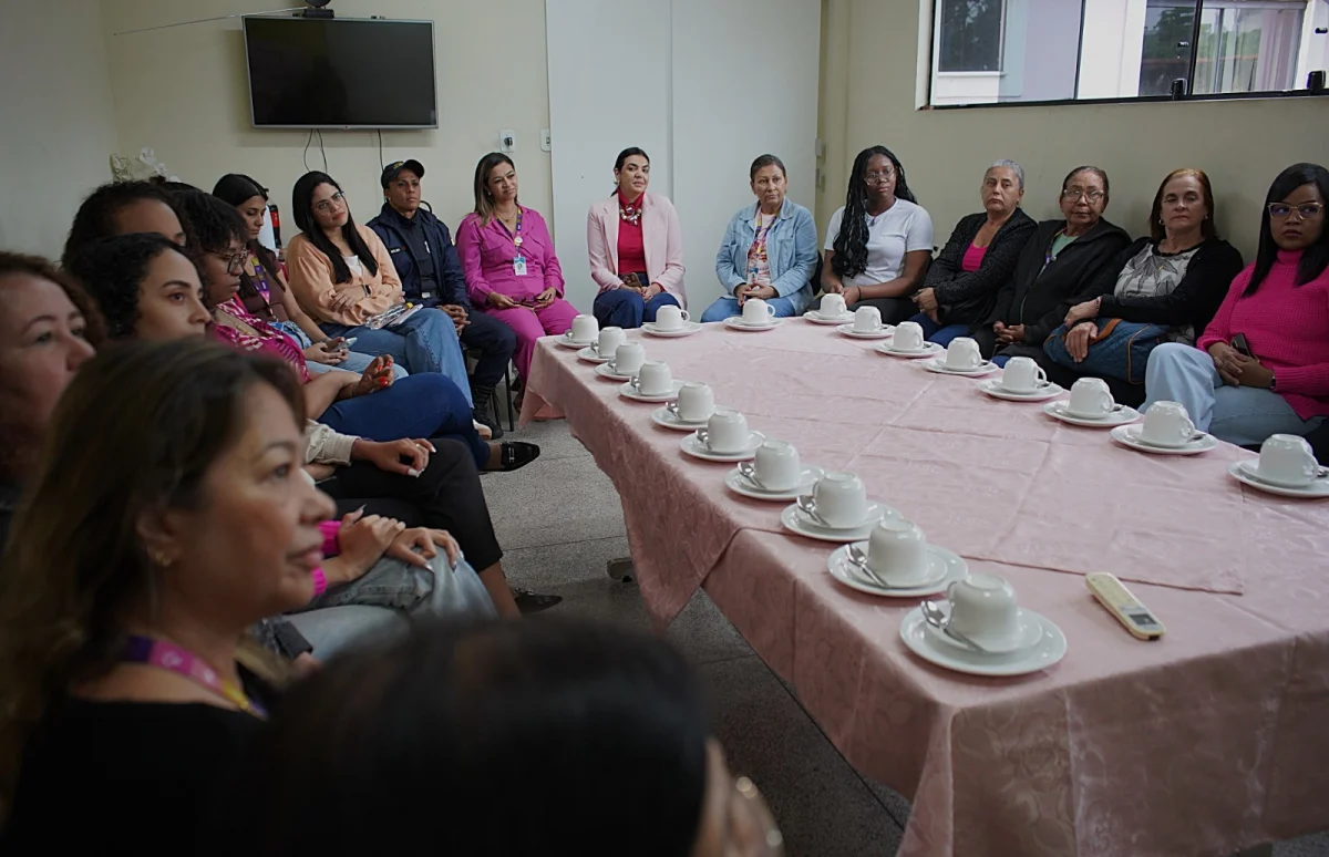 Outubro Rosa: servidoras de Volta Redonda participam de palestra com foco na prevenção e nos cuidados da saúde