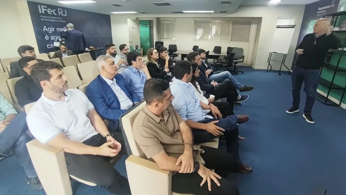 Prefeito Saulo Corrêa participa de reunião da AEMERJ para discutir o fortalecimento dos municípios